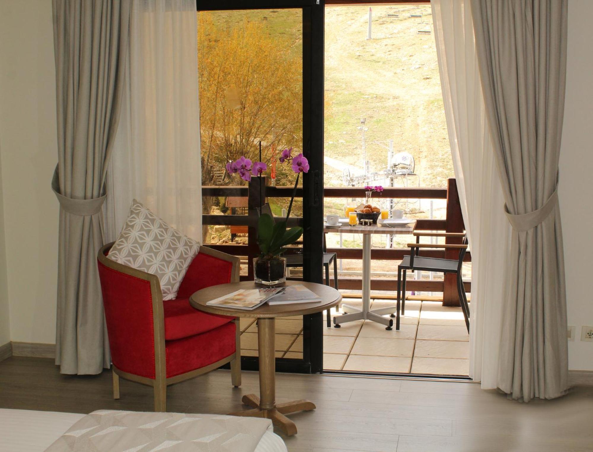 Intercontinental Mzaar Lebanon Mountain Resort & Spa By Ihg Mzaar Kfardebian Bagian luar foto
