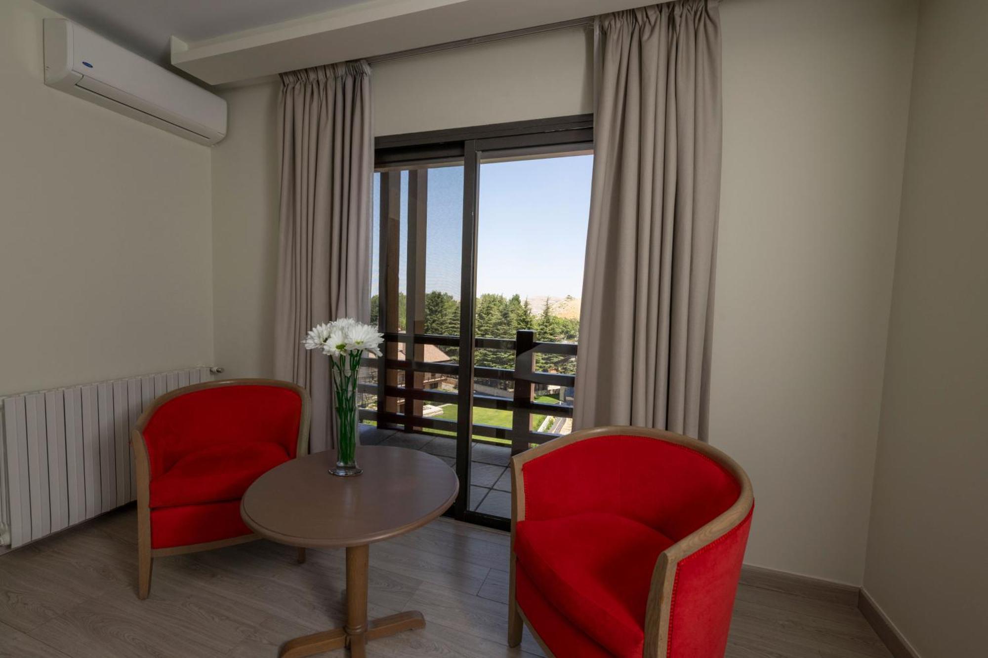 Intercontinental Mzaar Lebanon Mountain Resort & Spa By Ihg Mzaar Kfardebian Bagian luar foto