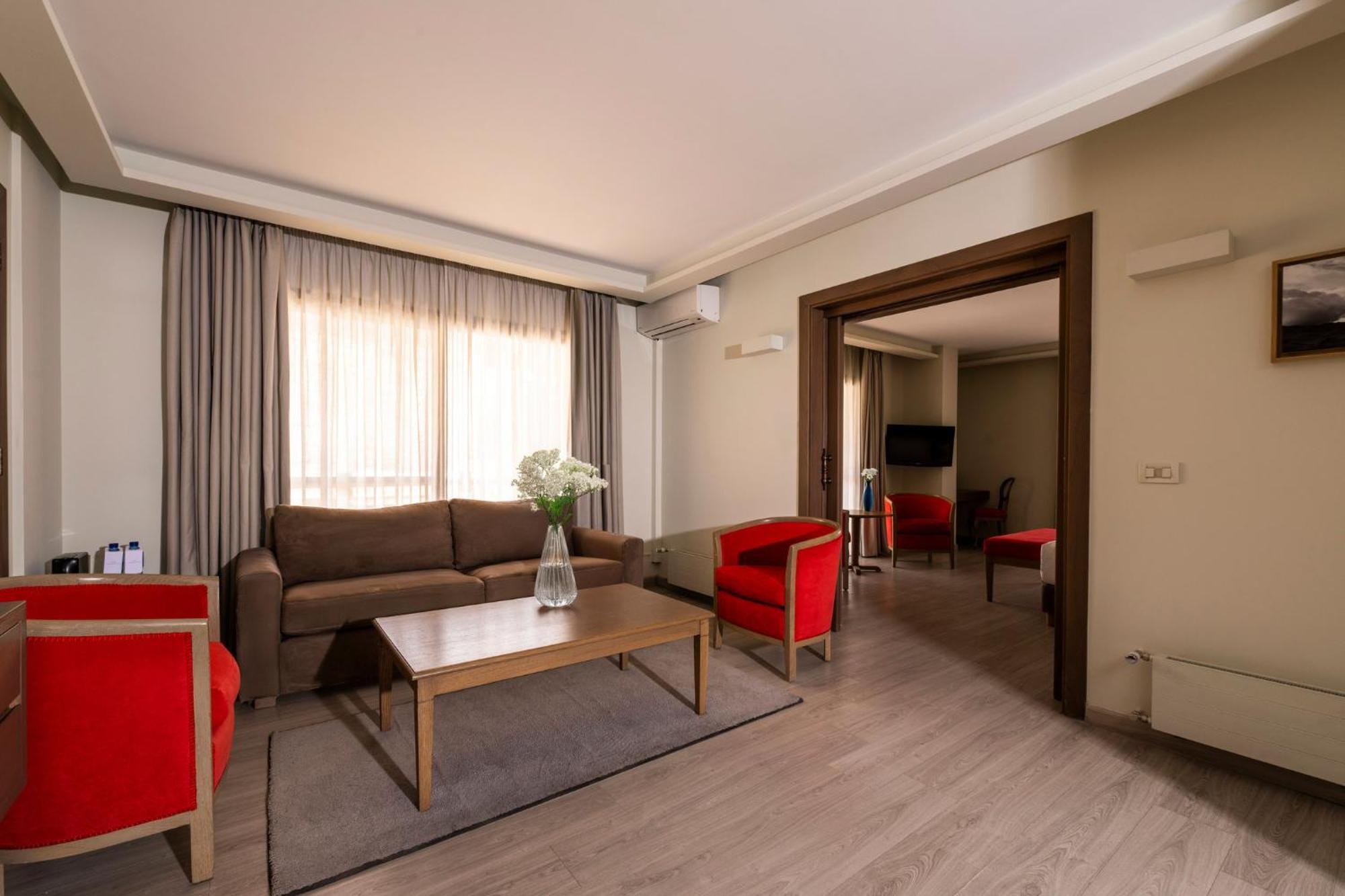 Intercontinental Mzaar Lebanon Mountain Resort & Spa By Ihg Mzaar Kfardebian Bagian luar foto